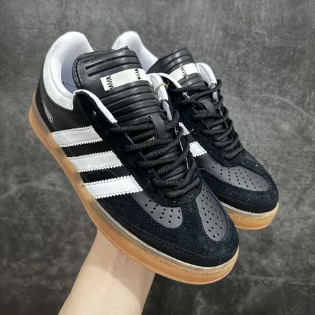 アディダス カジュアルシューズ