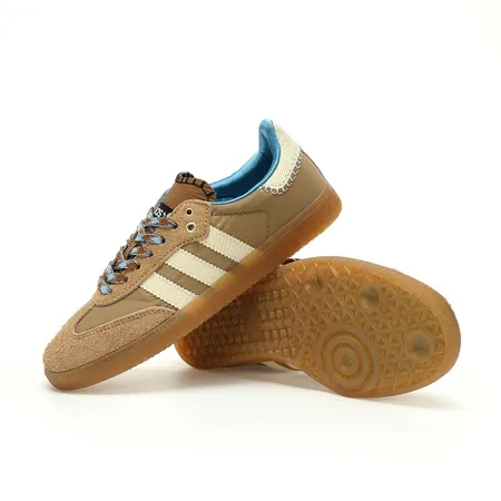 アディダス カジュアルシューズ