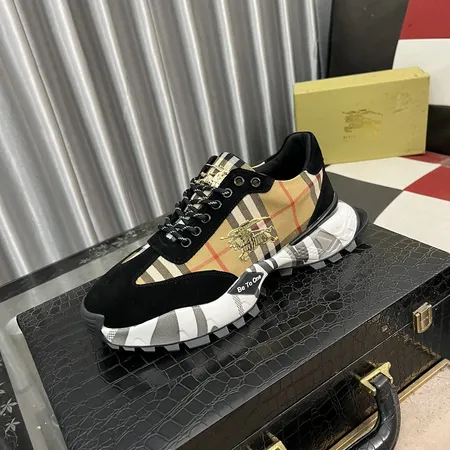 バーバリー ス スニーカー