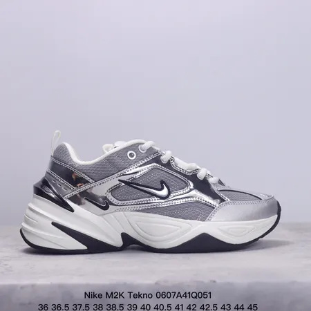 ナイキ スニーカー