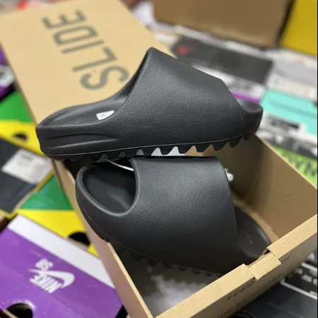 アディダス スリッパ