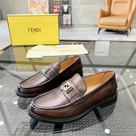 フェンディ ビジネスシューズ