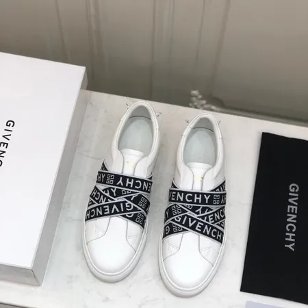 ジバンシィ カジュアルシューズ