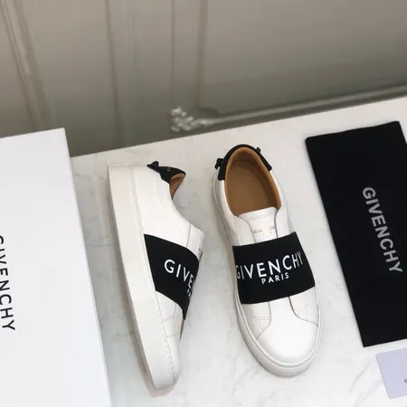 ジバンシィ カジュアルシューズ