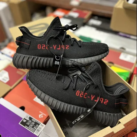 アディダス スニーカー