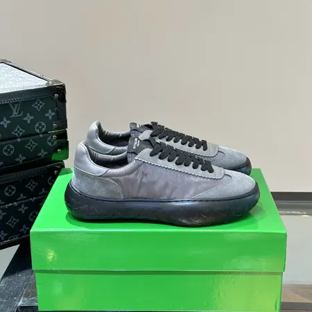 ボッテガ ヴェネタ カジュアルシューズ