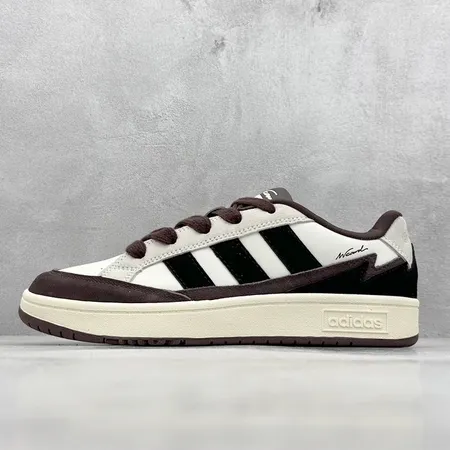 アディダス カジュアルシューズ