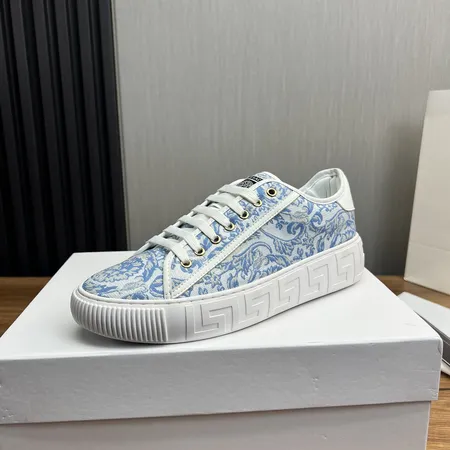 ヴェルサーチ カジュアルシューズ