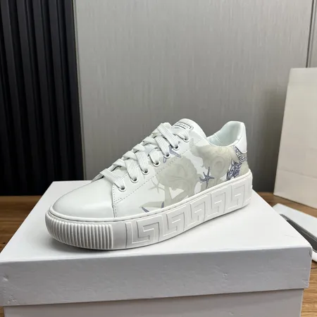 ヴェルサーチ カジュアルシューズ