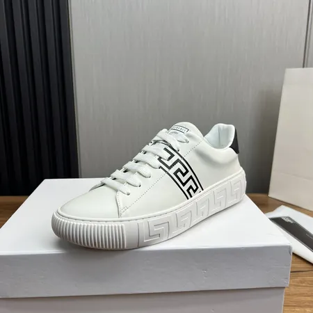 ヴェルサーチ カジュアルシューズ