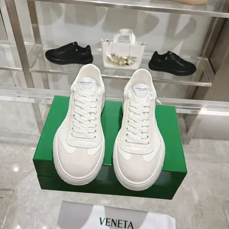 ボッテガ ヴェネタ カジュアルシューズ