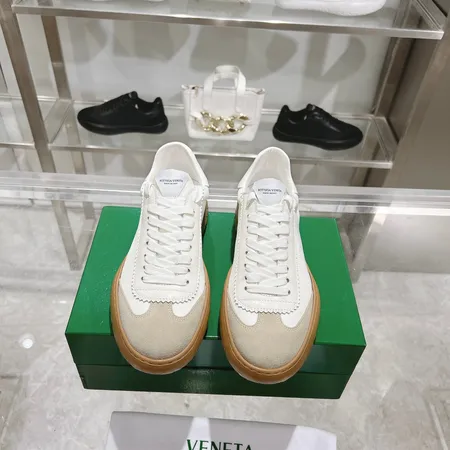 ボッテガ ヴェネタ カジュアルシューズ