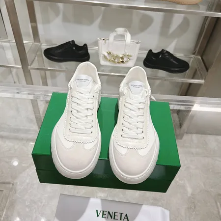 ボッテガ ヴェネタ カジュアルシューズ