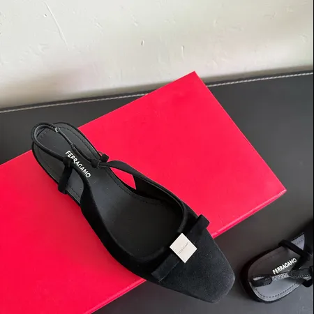 フェラガモ サンダル