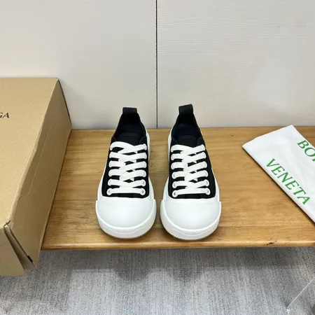 ボッテガ ヴェネタ カジュアルシューズ