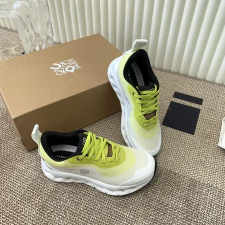 ロエベ スニーカー