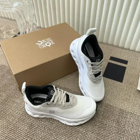 ロエベ スニーカー