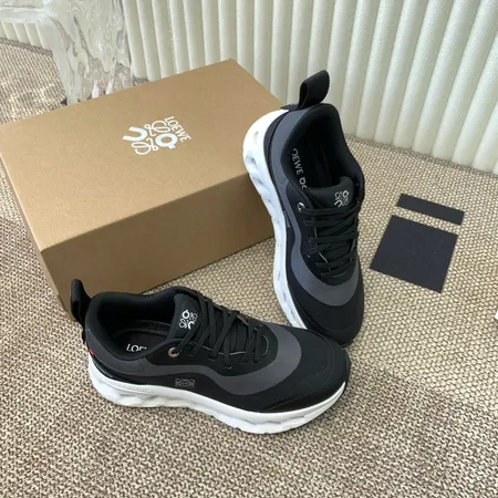 ロエベ スニーカー