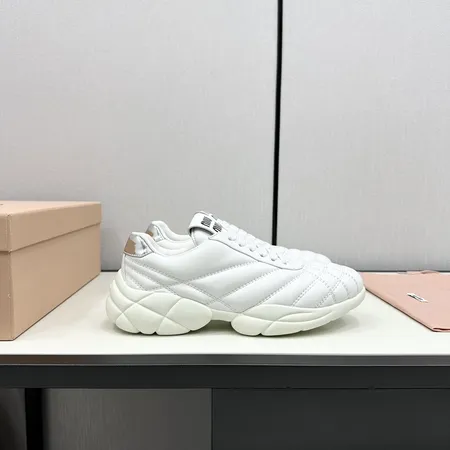 ミュウミュウ スニーカー