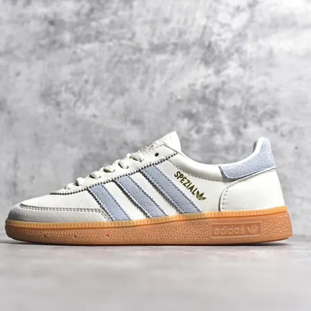 アディダス カジュアルシューズ