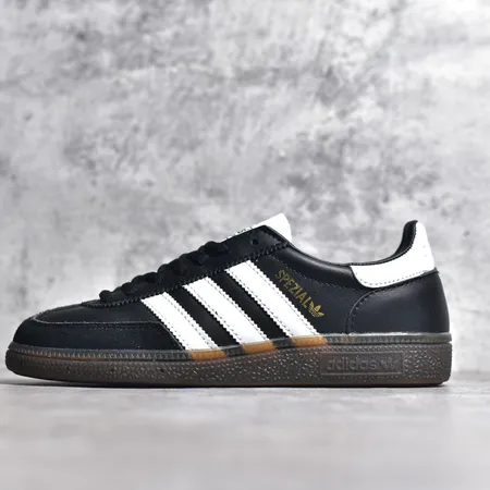 アディダス カジュアルシューズ