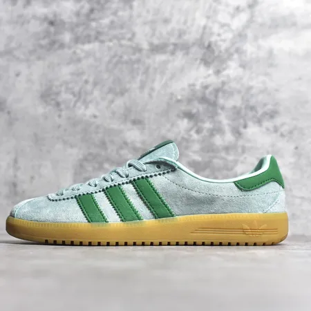 アディダス カジュアルシューズ