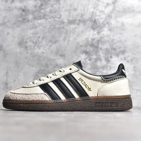 アディダス カジュアルシューズ