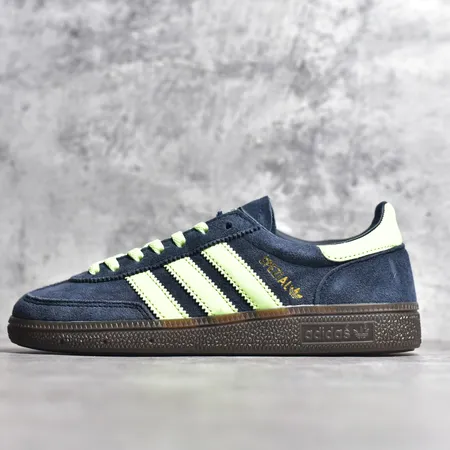 アディダス カジュアルシューズ