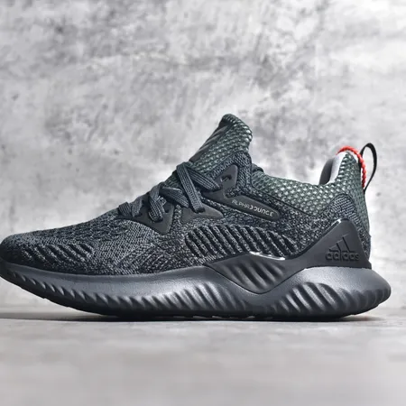 アディダス カジュアルシューズ