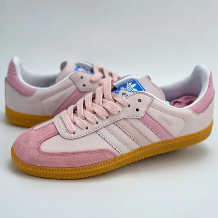 アディダス カジュアルシューズ