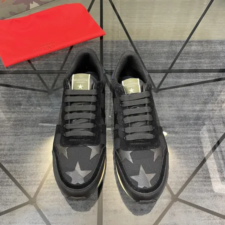 ヴァレンティノ スニーカー