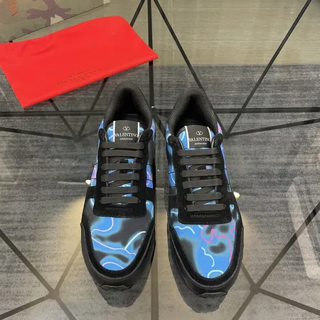 ヴァレンティノ スニーカー