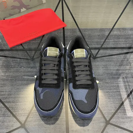 ヴァレンティノ スニーカー