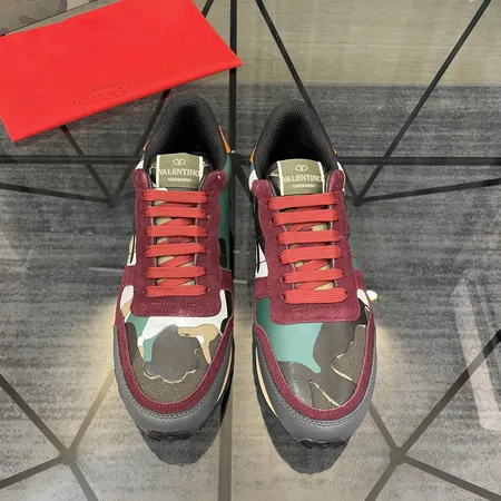 ヴァレンティノ スニーカー