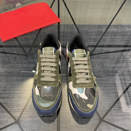 ヴァレンティノ スニーカー
