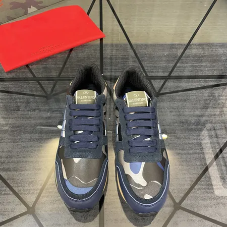 ヴァレンティノ スニーカー