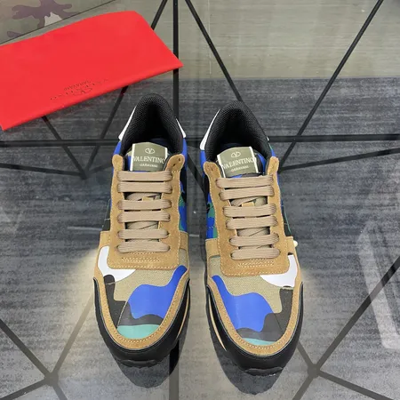 ヴァレンティノ スニーカー