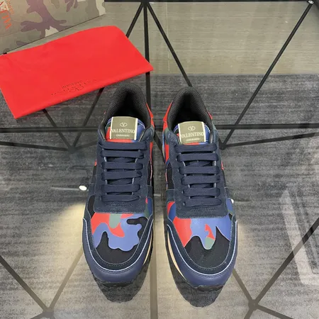 ヴァレンティノ スニーカー