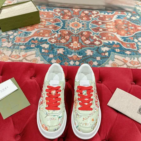グッチ カジュアルシューズ