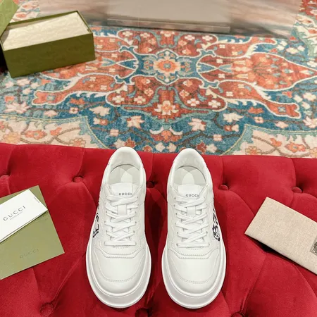グッチ カジュアルシューズ