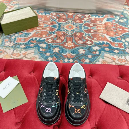 グッチ カジュアルシューズ