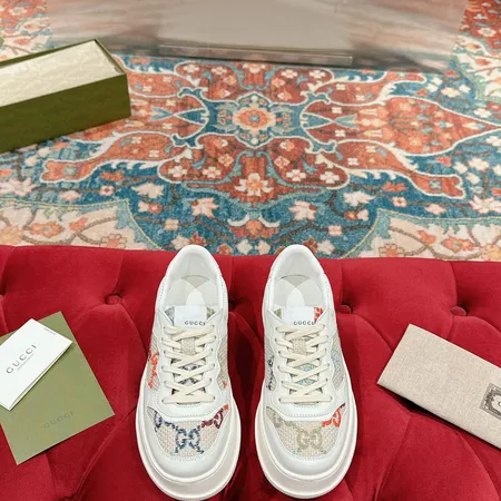 グッチ カジュアルシューズ