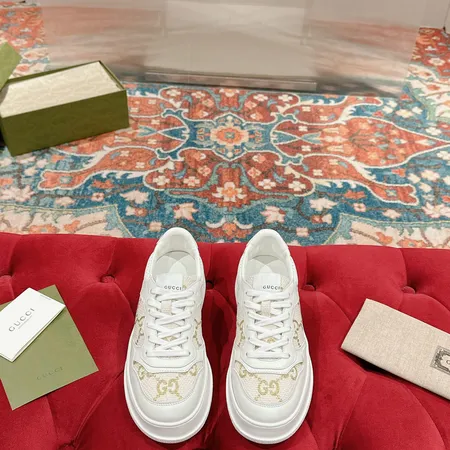 グッチ カジュアルシューズ