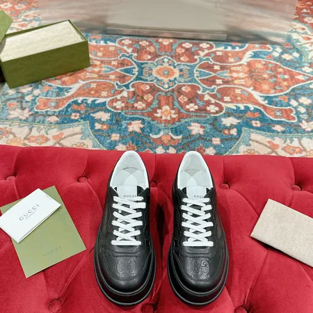 グッチ カジュアルシューズ