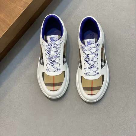 バーバリー ス カジュアルシューズ