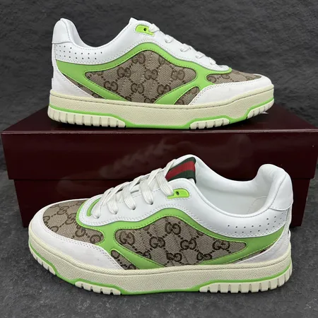 グッチ カジュアルシューズ