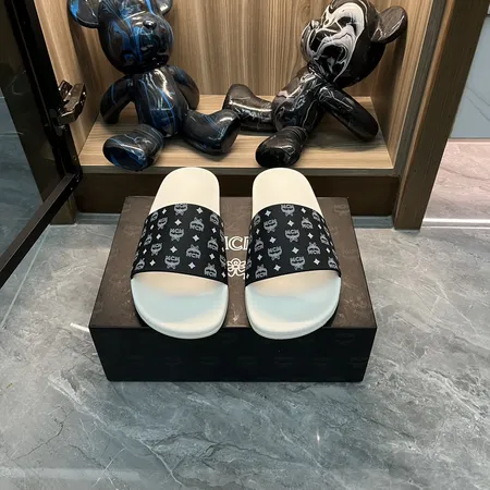 エムシーエム スリッパ