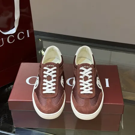 グッチ カジュアルシューズ