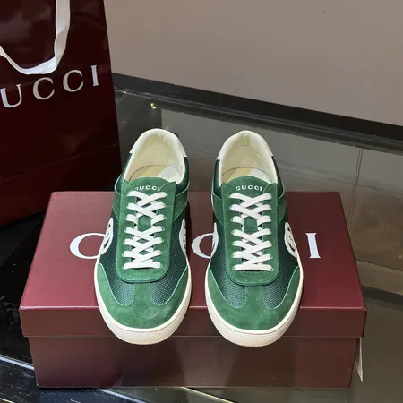 グッチ カジュアルシューズ
