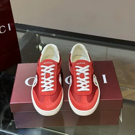 グッチ カジュアルシューズ